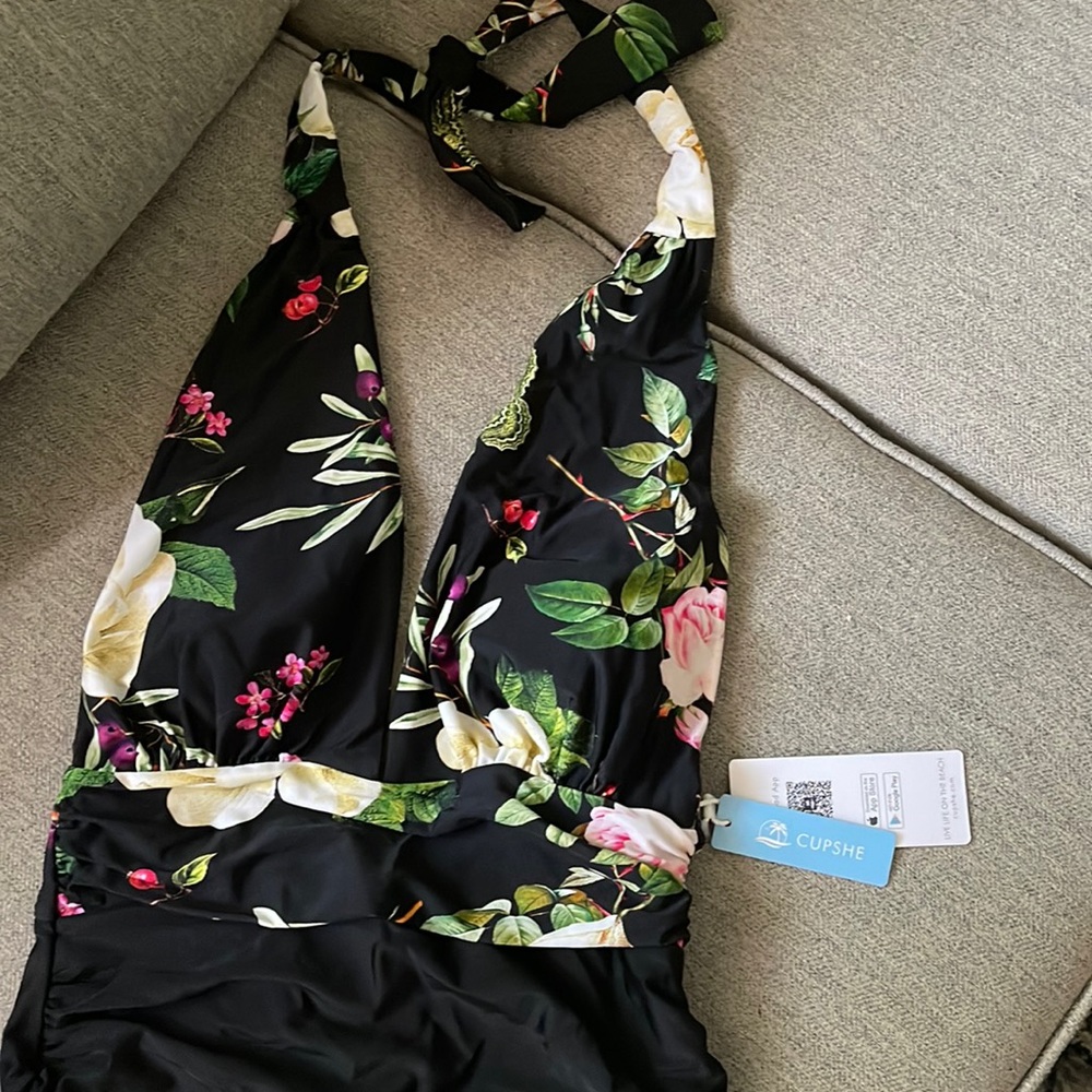 Cupshe one piece bathing suit